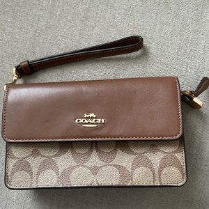 NWT Coach Wristlet Wallet